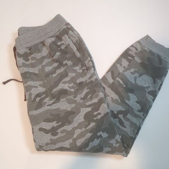 NEW JOHNNIE-O men's trainer camo jogger in gray - Picture 3 of 10